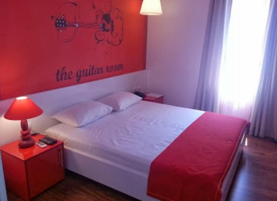 Boutique Artist Hotel Tiranë Ngoại thất bức ảnh