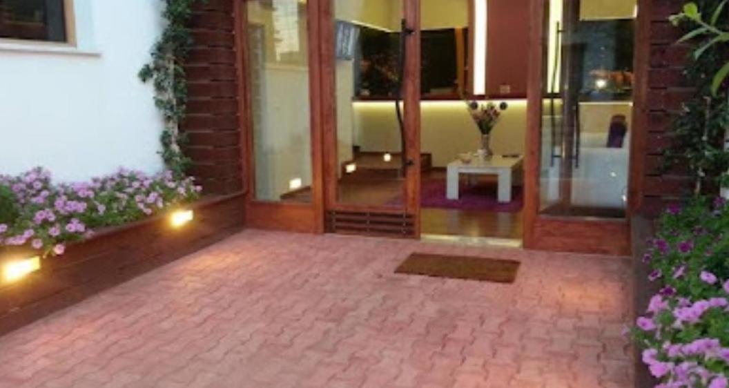 Boutique Artist Hotel Tiranë Ngoại thất bức ảnh