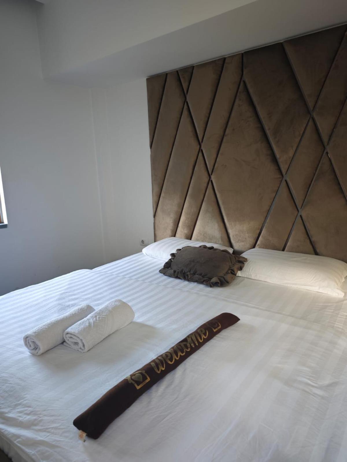 Boutique Artist Hotel Tiranë Ngoại thất bức ảnh