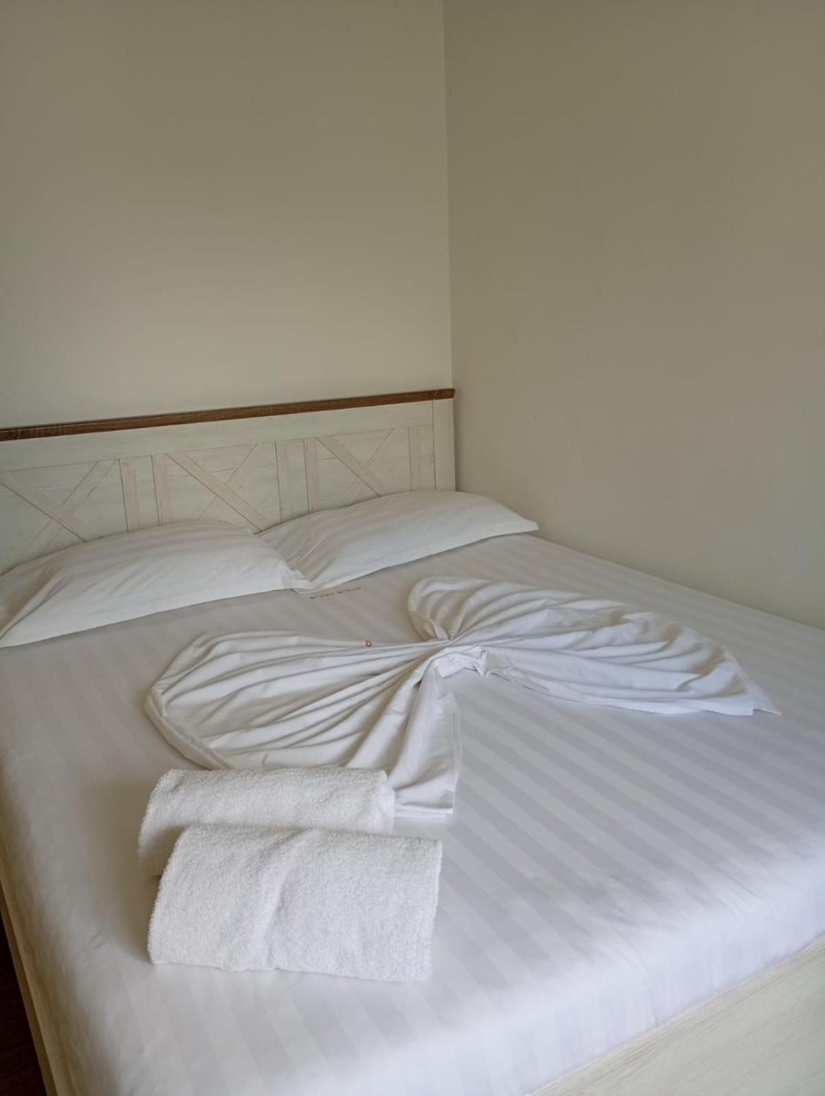 Boutique Artist Hotel Tiranë Ngoại thất bức ảnh