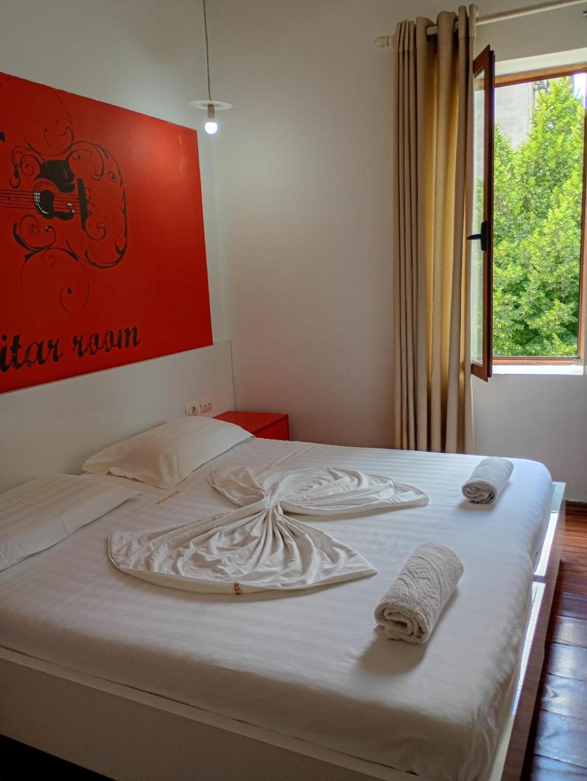 Boutique Artist Hotel Tiranë Ngoại thất bức ảnh