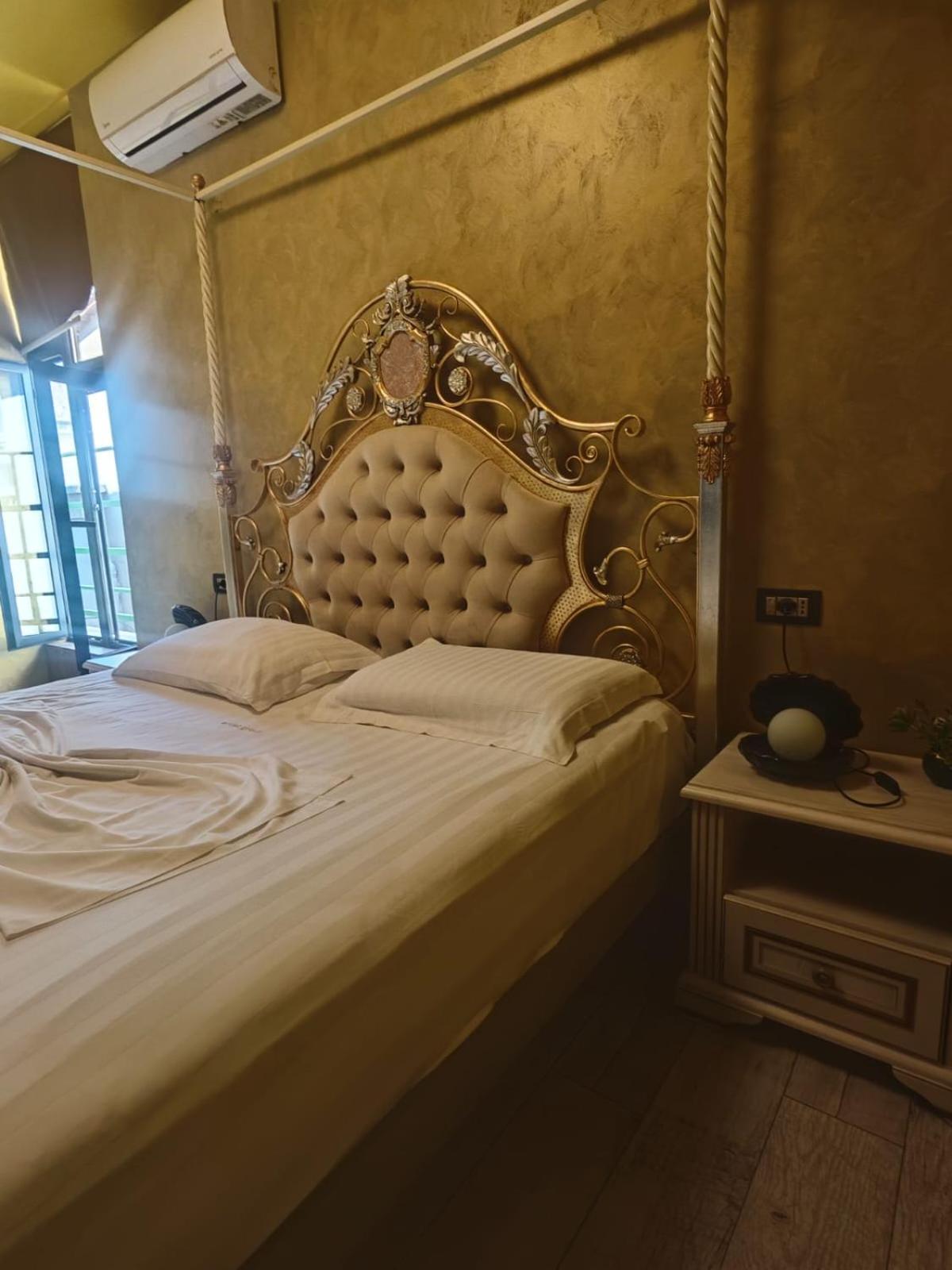 Boutique Artist Hotel Tiranë Ngoại thất bức ảnh