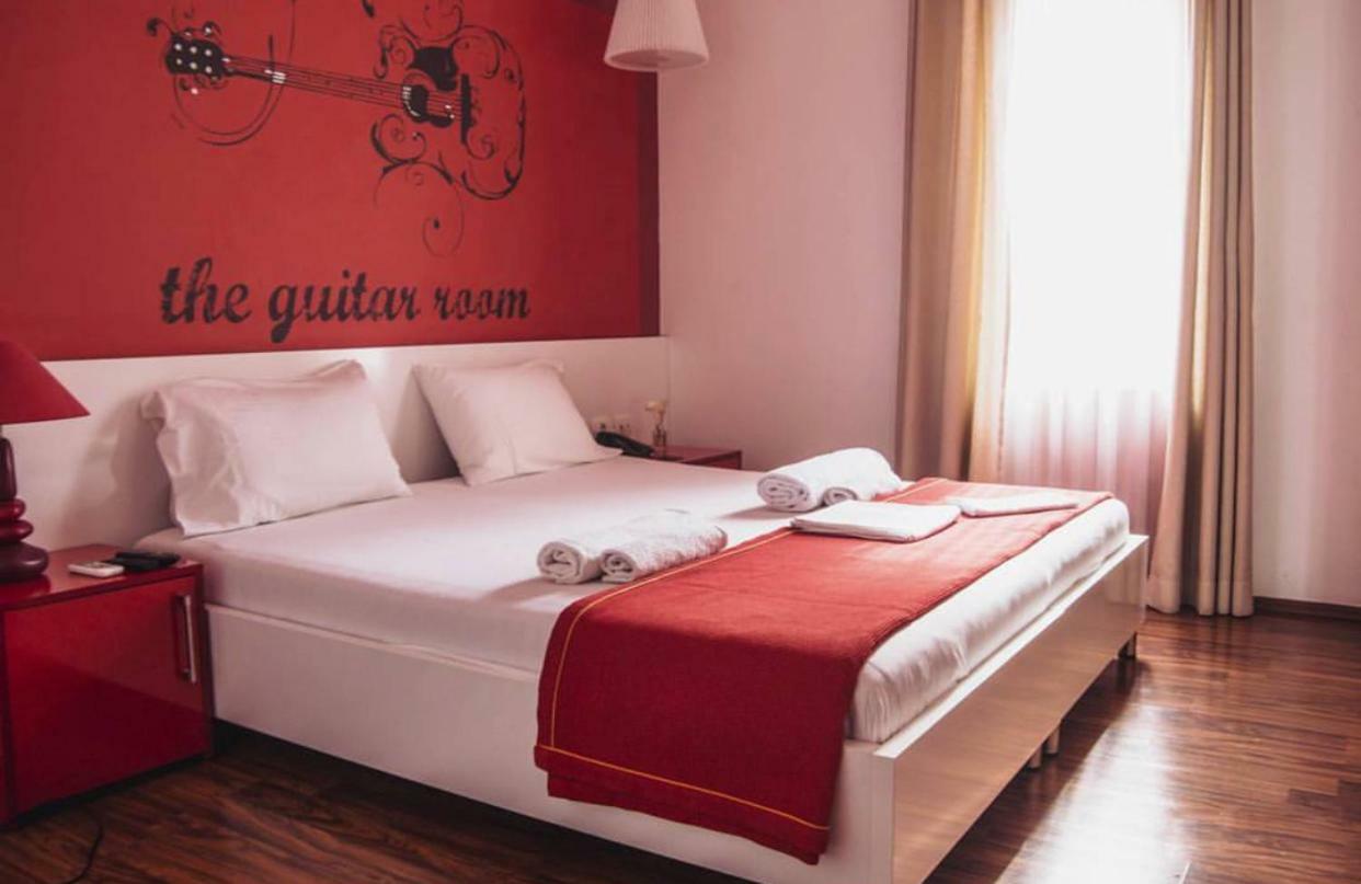 Boutique Artist Hotel Tiranë Ngoại thất bức ảnh